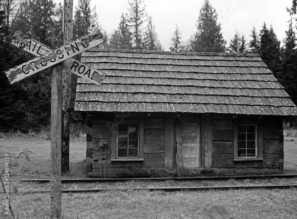 Fototapeta rr xing sign n house bw
