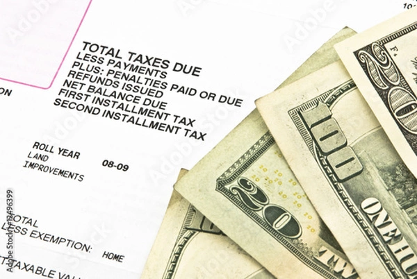 Fototapeta podatek od nieruchomości z walutą