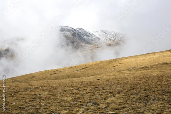 Fototapeta Excursión en la montaña.  Gra de Fajol. Ripollés. Cataluña.