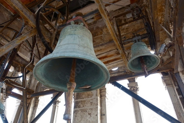 Fototapeta 聖ロヴロ大聖堂鐘楼の鐘