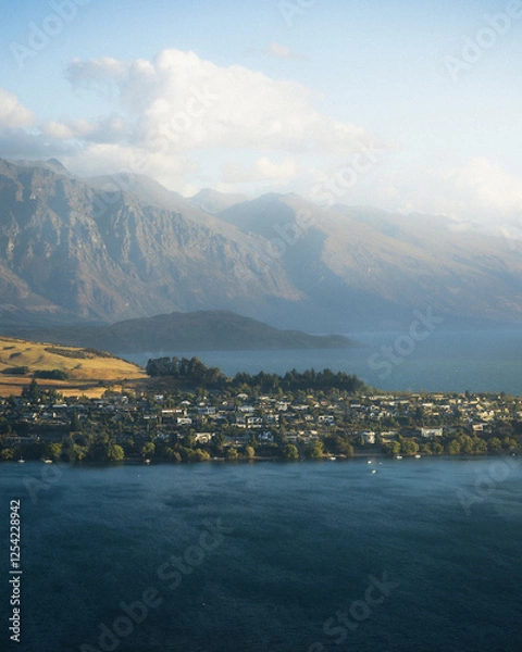 Obraz A view of Queenstown, New Zealand in the glowing evening light.