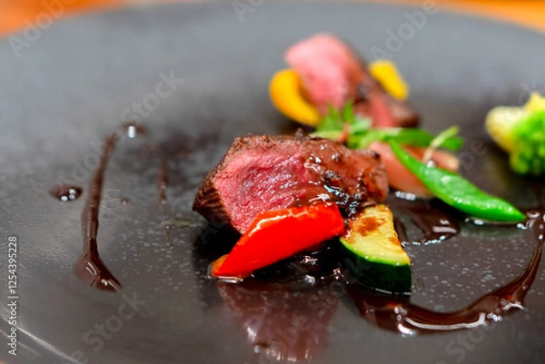 Obraz フランス料理　肉料理　鹿肉　美しい　芸術的