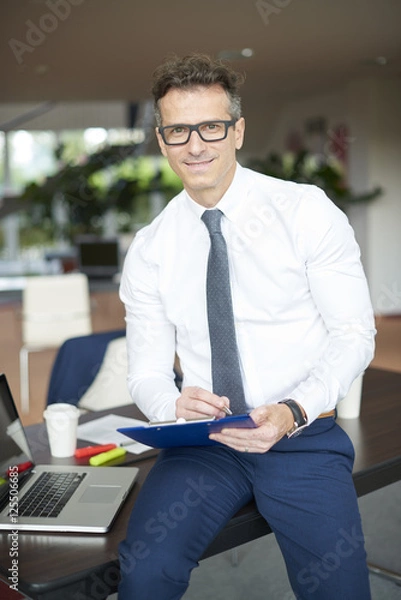 Obraz Businessman working at office