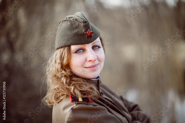 Fototapeta Девушка в военной форме СССР