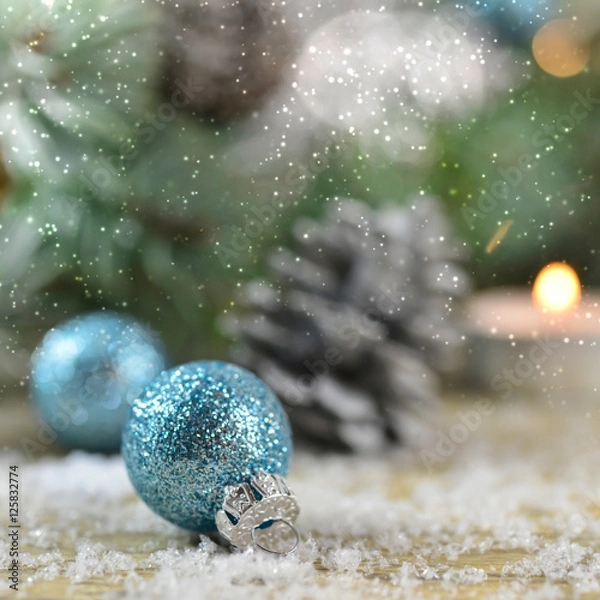 Obraz Blaue, glitzernde Baumkugel