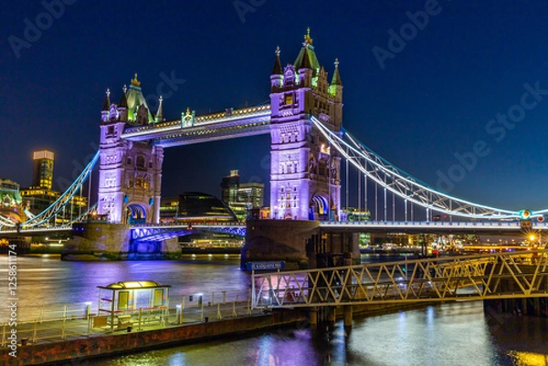 Obraz Tower Bridge in London at night