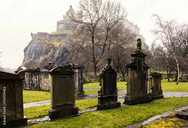 Obraz Edinburgh graveyard below the castle