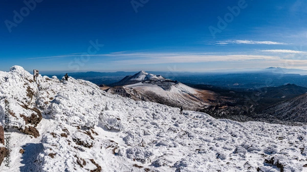 Fototapeta 雪の霧島ジオパークから桜島・錦江湾ジオパーク