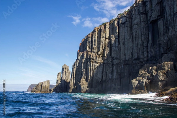 Obraz Sea cliffs along the Tasman Peninsula in Tasmania, Australia