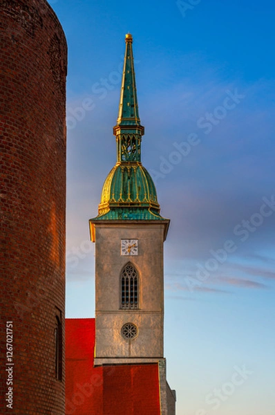 Fototapeta St Martin's Cathedral is the largest church in Old Town, situated at the western border of the historical city center below Bratislava Castle. Its tower and spire dominate the skyline. Slovakia