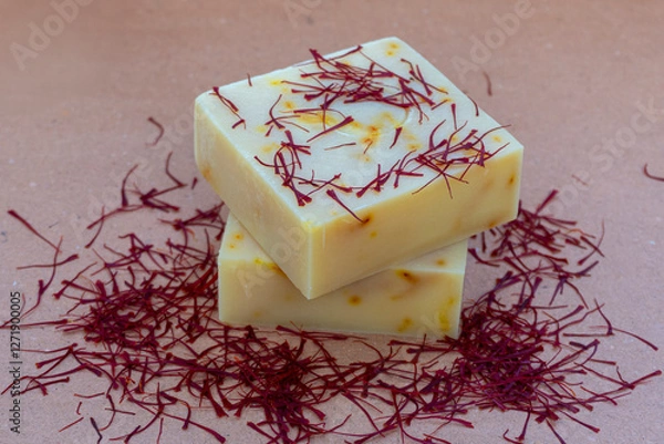 Obraz SAFFRON GOAT MILK SOAP