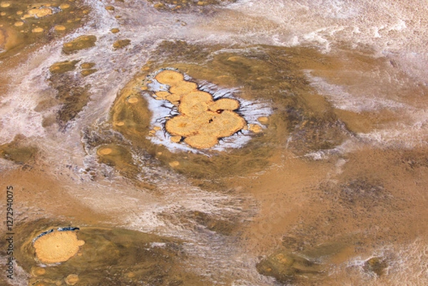 Fototapeta Kati Thanda Lake Eyre, South Australia, Australia. Aerial photography showing textures, patterns and colours of mound springs following the wet season.	