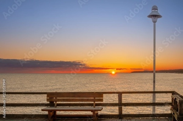 Fototapeta Panoramaview Vinetabrücke Ostseebad Zinnowitz zum Sonnenaufgang