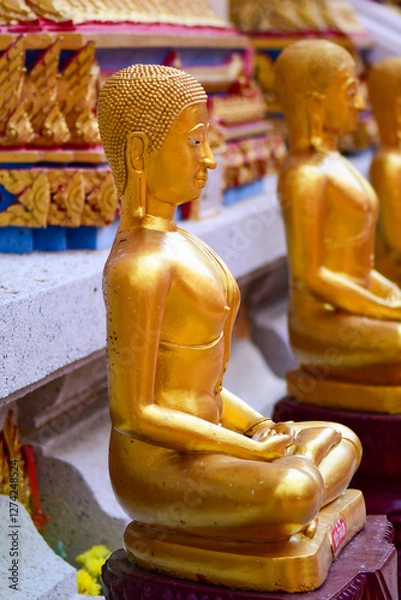 Fototapeta golden buddha statue