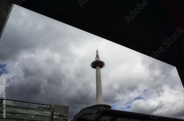 Obraz 京都駅から見た京都タワー