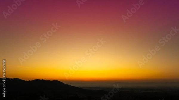 Fototapeta Enjoy a panoramic view of the skyline. The sun rises in the morning sky with colorful clouds. and beautiful cloud patterns In the soft light of the morning	

