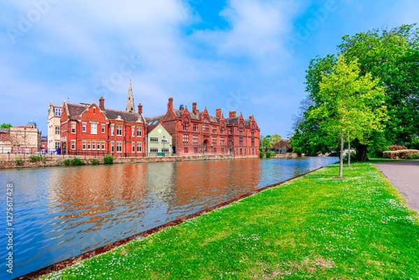 Fototapeta Bedford. UK: Beautiful view of River Great Ouse and the Shire Hall from the Riverside