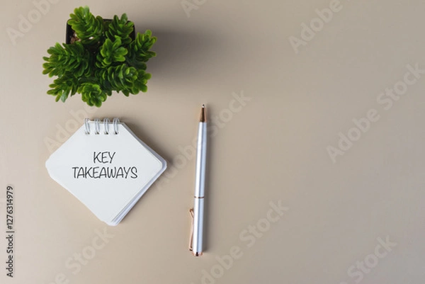 Fototapeta Key Takeaways Written on a Note – Office Desk Setup