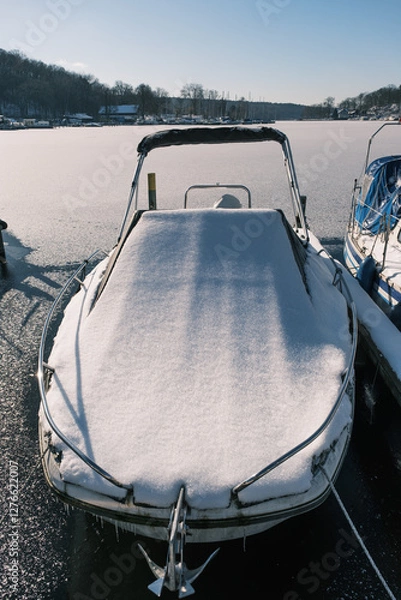 Obraz Boote auf winterlichem Stössensee zu Berlin