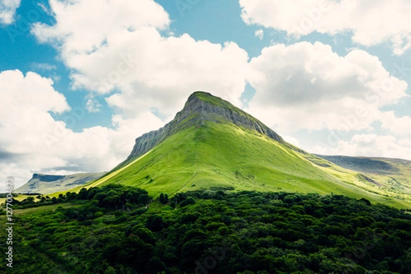 Obraz Benbulben Majesty: Aerial Exploration of the Iconic Irish Nunatak Rock in the Dartry Mountains, 'Yeats Country', Amidst Green Peaks and Scattered Clouds
