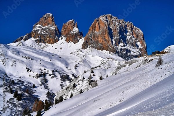 Obraz Beautiful panoramic view to the Sellaronda - the ski circuit around the Sella group in Dolomites, Italy - Badia, Gherdeina, Fascia. Extraordinary snowy peaks of the dolomites, southern Alps.