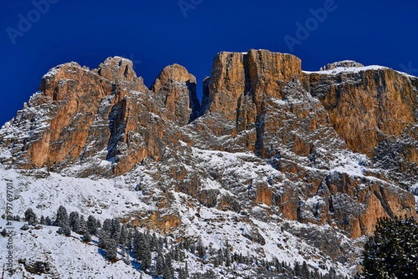 Obraz Beautiful panoramic view to the Sellaronda - the ski circuit around the Sella group in Dolomites, Italy - Badia, Gherdeina, Fascia. Extraordinary snowy peaks of the dolomites, southern Alps.