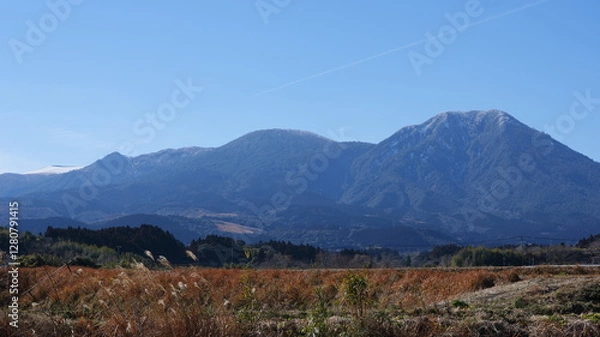 Fototapeta 宮崎県小林市から見た霧島山