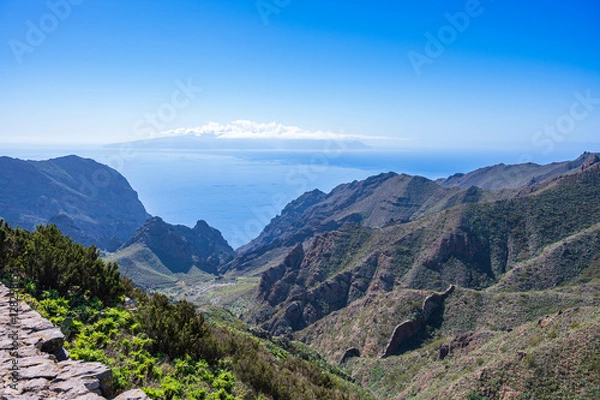 Obraz Blick über das Tenogebirge im Westen der Kanareninsel Teneriffa auf die Nachbarinsel La Gomera, Spanien