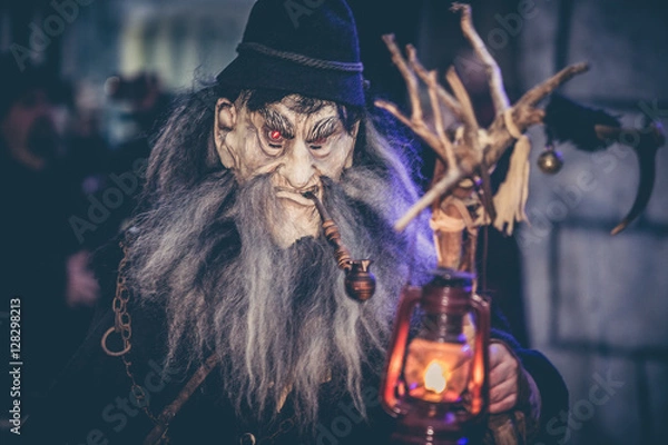 Obraz Perchten bei einem Perchtenlauf im Advent