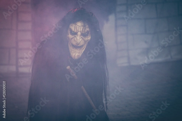 Obraz Hexe bei einem Perchtenlauf im Advent