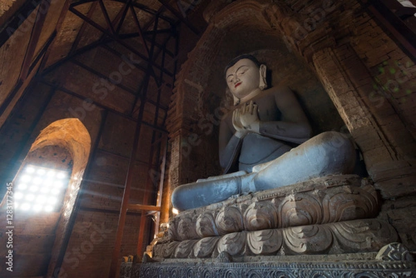Fototapeta the Enlightenment Posture, principle Buddha image of  Myay Bon Thar Hla Pagoda Complex, Nyaungu city, Myanmar