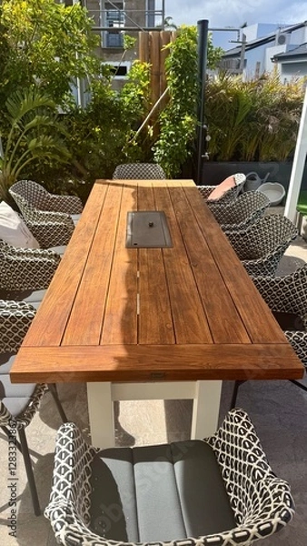 Obraz Gartentisch aus Holz