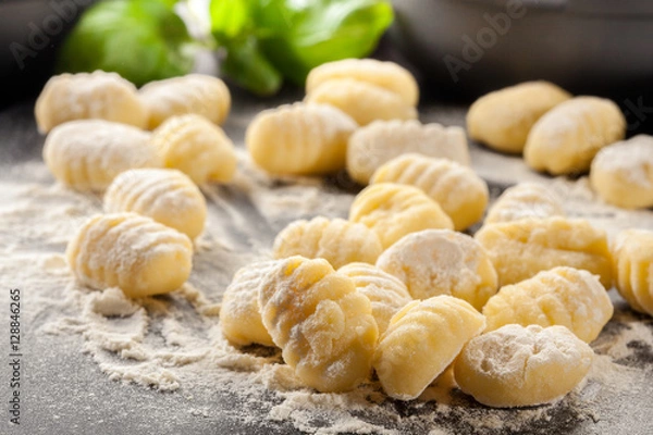 Obraz Niegotowane domowe gnocchi