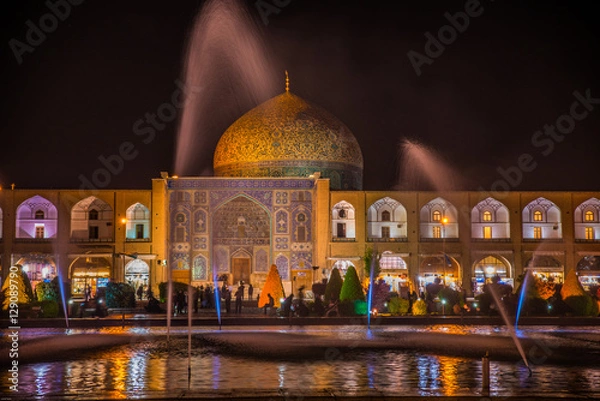 Obraz Moquée Sheikh Lotfollah sla nuit ur la place Naqsh-e Jahan à Ispahan, Iran