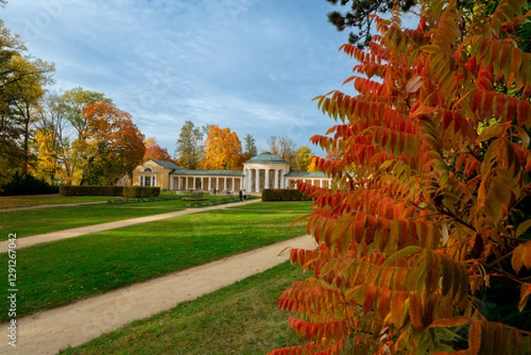 Fototapeta Spa architecture - colonnade of cold mineral water spring Ferdinand - autumn in the park of great spa town Marianske Lazne (Marienbad) in the western part of the Czech Republic (region Karlovy Vary)