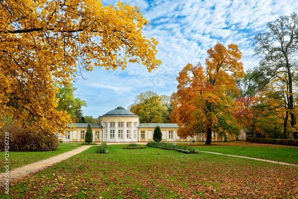 Fototapeta Spa architecture - colonnade of cold mineral water spring Ferdinand - autumn in the park of great spa town Marianske Lazne (Marienbad) in the western part of the Czech Republic (region Karlovy Vary)
