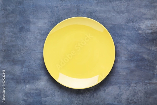 Obraz Empty plate on grey wooden table