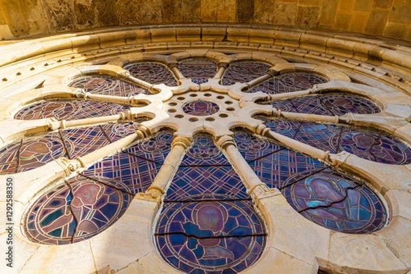 Obraz Rose window facade of Lisbon Cathedral or simply the Se (Se de Lisboa), the oldest church in Lisbon, Portugal, built in 1147