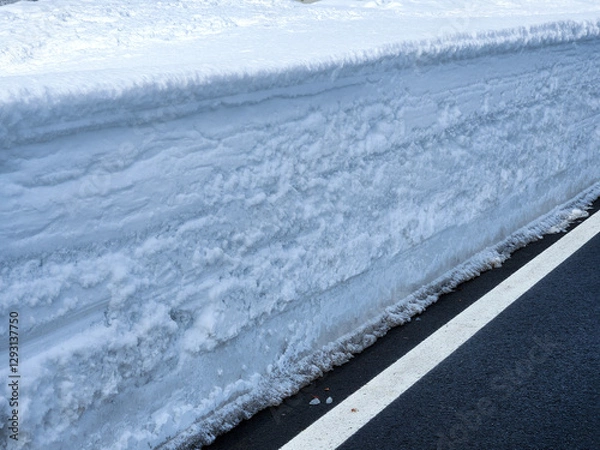 Fototapeta 冬の雪景色　道路　自然風景　イメージ