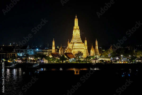 Fototapeta the first-class royal Thai Temple Wat Arun and the Chao Phraya River in Bangkok Thailand Southeast Asia