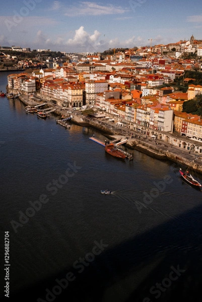 Fototapeta Porto – Scenic Douro River View with Historic Architecture