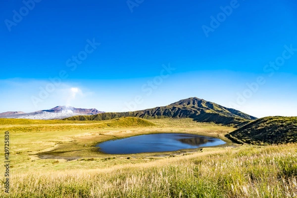 Obraz 阿蘇中岳　草千里ヶ浜