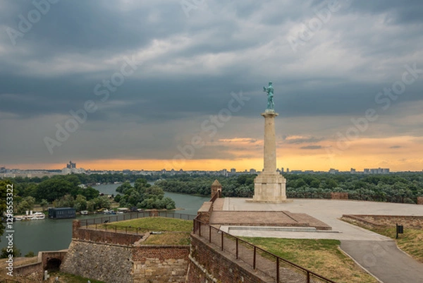 Obraz Kalemegdan Fortress and Victor Monument (Pobednik) during sunset, Belgrade, Serbia
