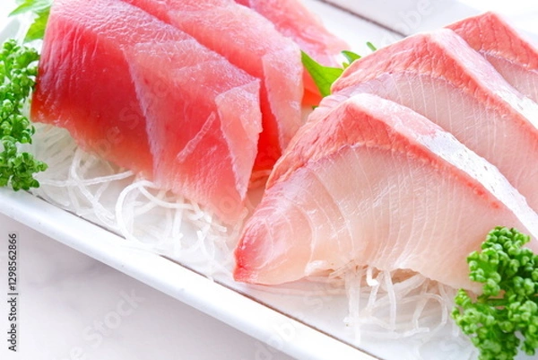 Fototapeta 新鮮なお刺身の二種盛り（まぐろ、ハマチ）
