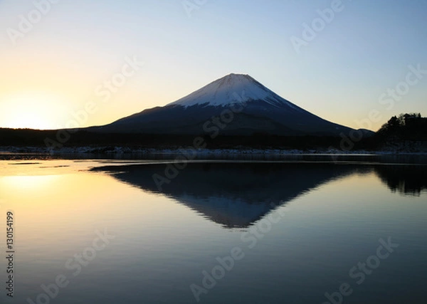 Fototapeta 精進湖の逆さ富士
