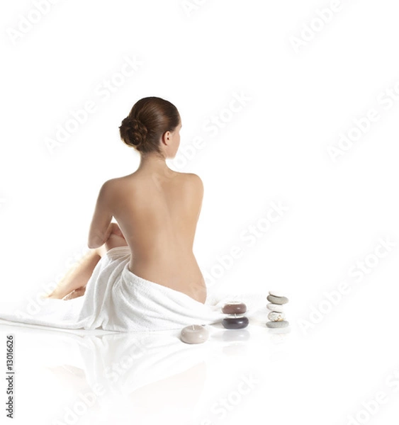 Obraz Zdjęcie pięknej damy z ręcznikami z białym piaskiem