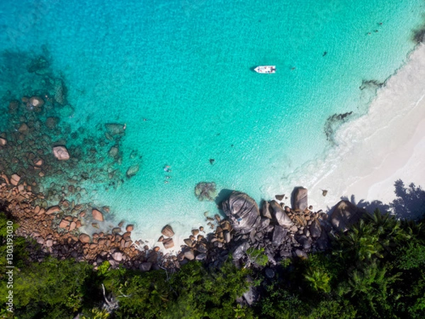 Obraz Anse Cocs beach, La Digue Seychelles, tropical beach during a luxury vacation in Seychelles. Tropical beach Anse Cocs beach, La Digue, Praslin, Mahe Seychelles with turqouse colored ocean