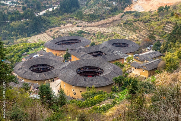 Obraz Klaster TianlouKeng - prowincja Fujian, Chiny. Tulou to starożytne ziemskie siedziby ludu Hakka