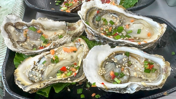Obraz oysters on the half shell 