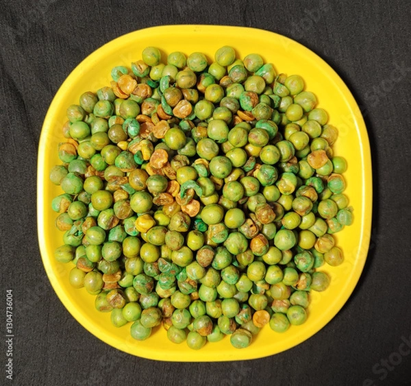 Obraz Spicy and Crunchy Fried Peas